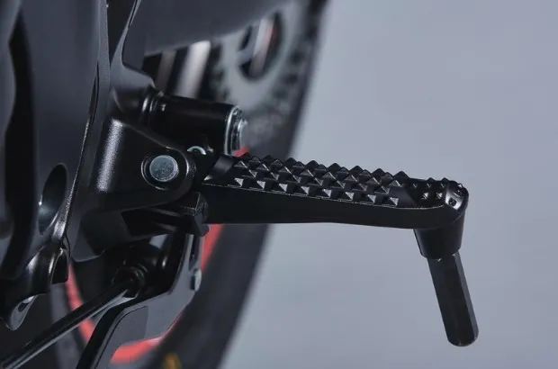 PLATINE DE REPOSE PIEDS GAUCHE - NOIR