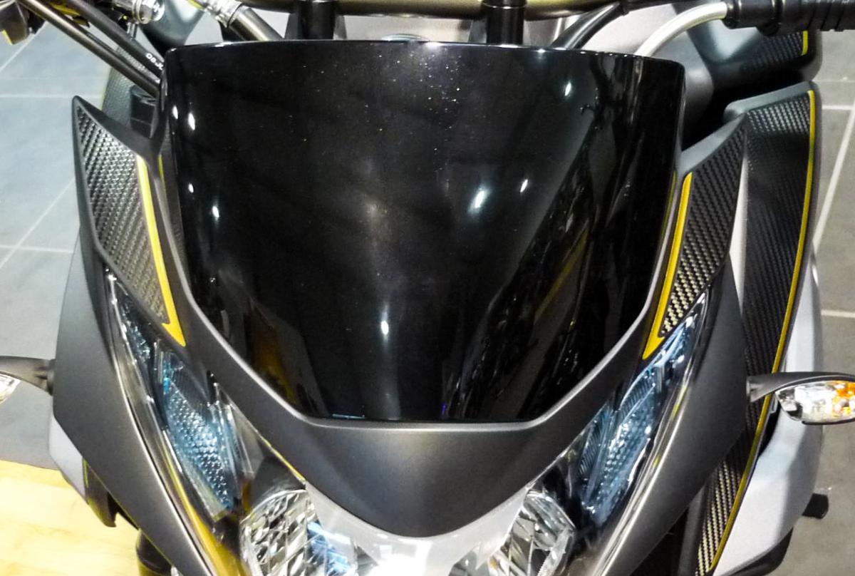 KIT DECO SUZUKI GSR 750 CARBONE JAUNE