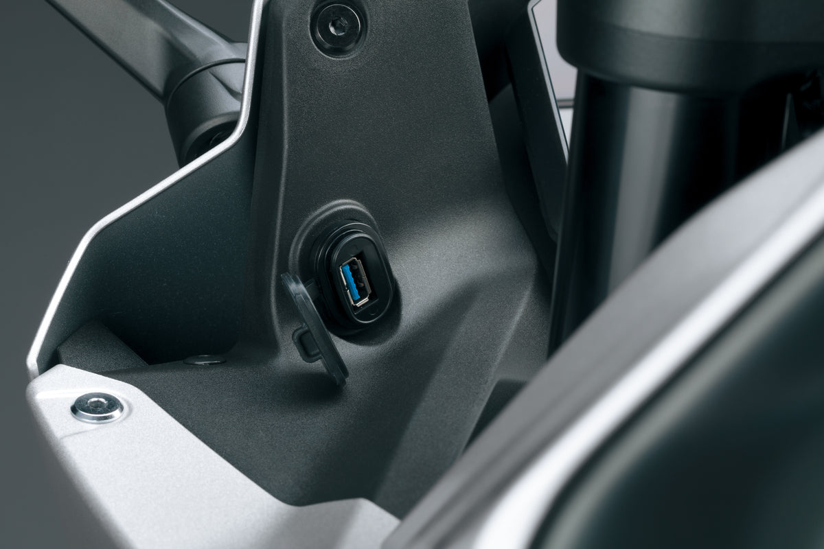 Prise usb Suzuki GSX-8R – Motos Dario Colmar