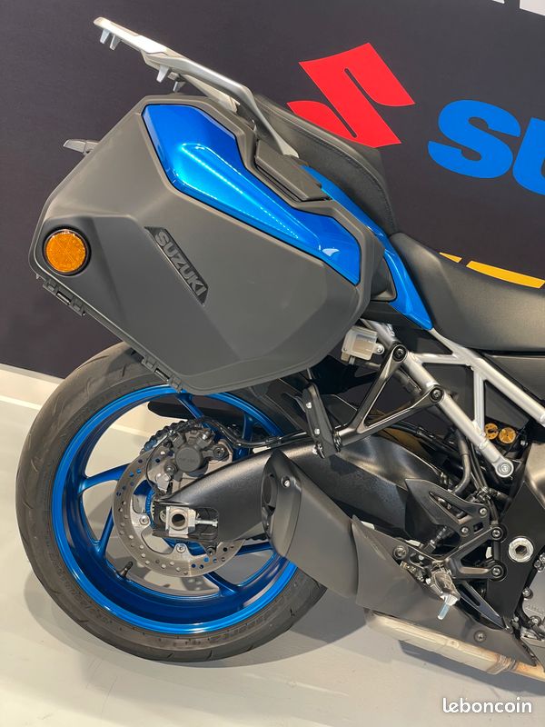 SUZUKI GSX-S 1000 GX avec valises latérales