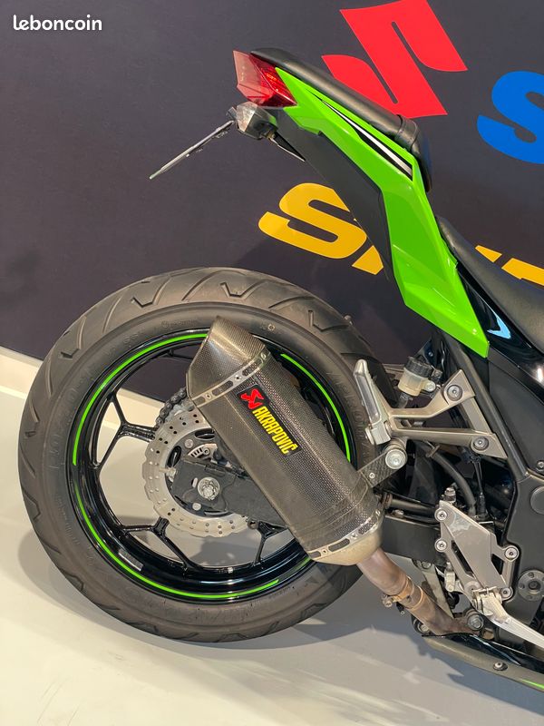 KAWASAKI NINJA 300 AKRAPOVIC