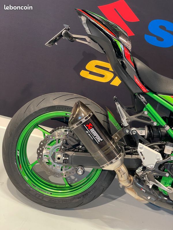 KAWASAKI Z900 FULL AKRAPOVIC