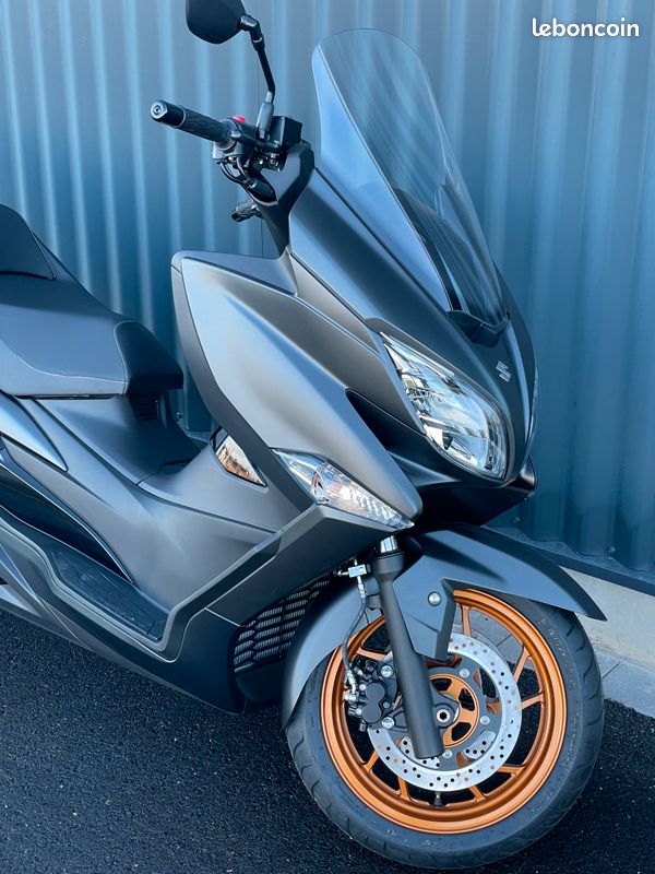 SUZUKI BURGMAN 400