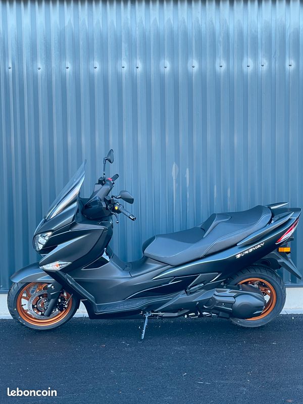 SUZUKI BURGMAN 400