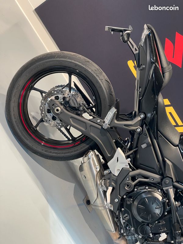 KAWASAKI Z 650 bridé jeune permis A2