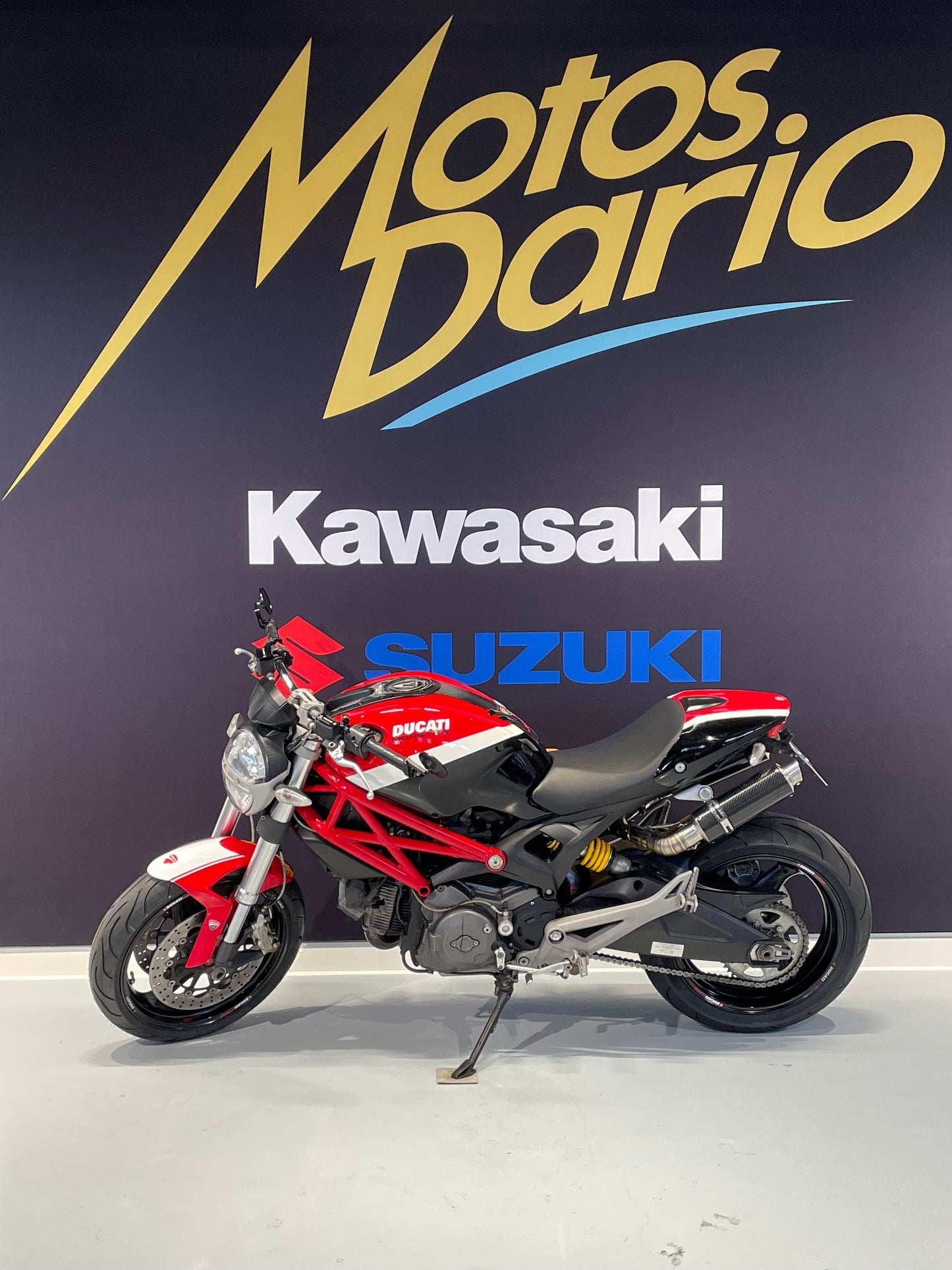 DUCATI MONSTER 696