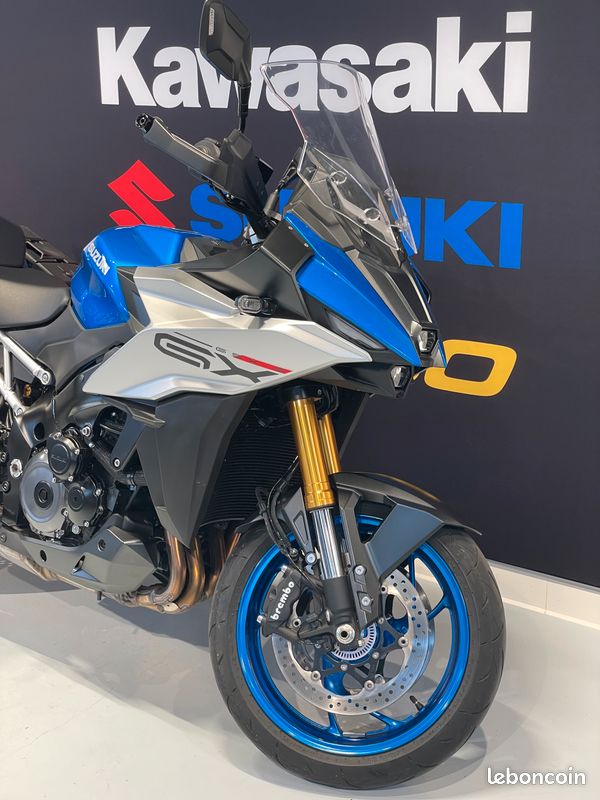 SUZUKI GSX-S 1000 GX avec valises latérales