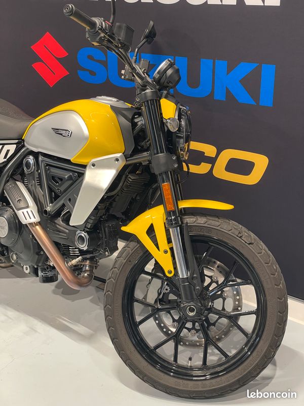 DUCATI SCRAMBLER 800 bridée jeune permis A2