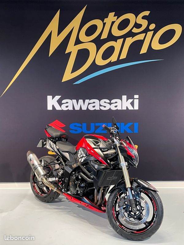 SUZUKI GSR 750 YOSHIMURA EDITION