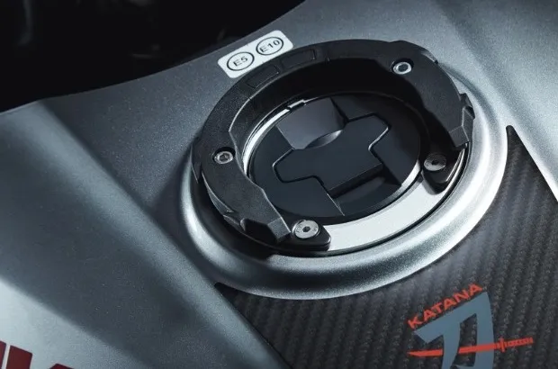 FIXATION POUR SACOCHE DE RÉSERVOIR SUZUKI