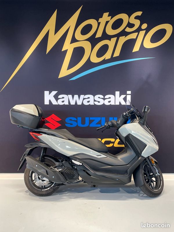HONDA FORZA 125