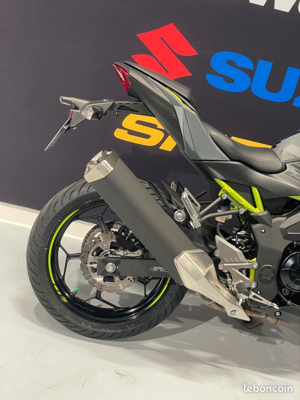 KAWASAKI Z125