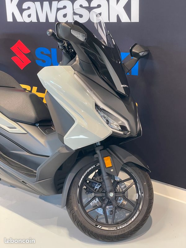 HONDA FORZA 125