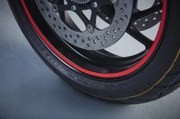 LISERET DE JANTE 17'' - ROUGE