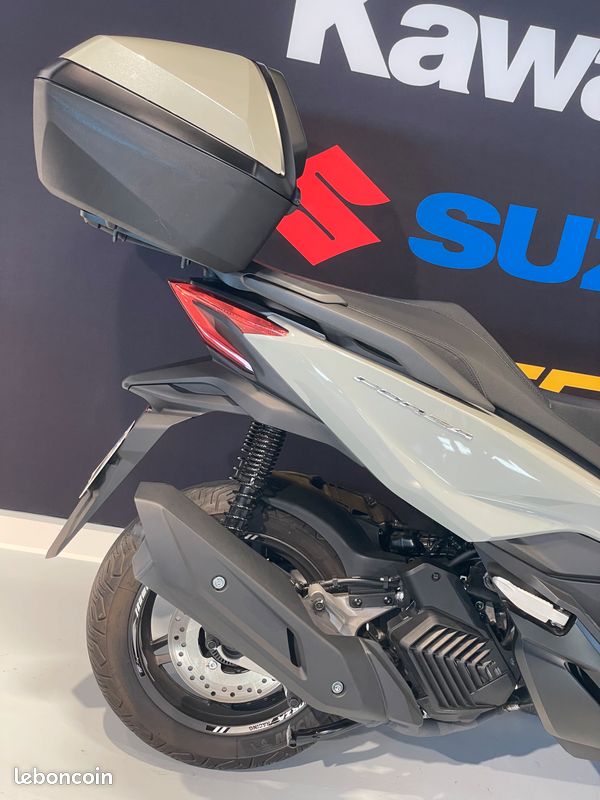 HONDA FORZA 125